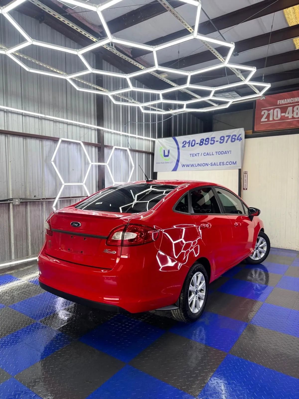 Used 2013 Ford Fiesta SE image 20