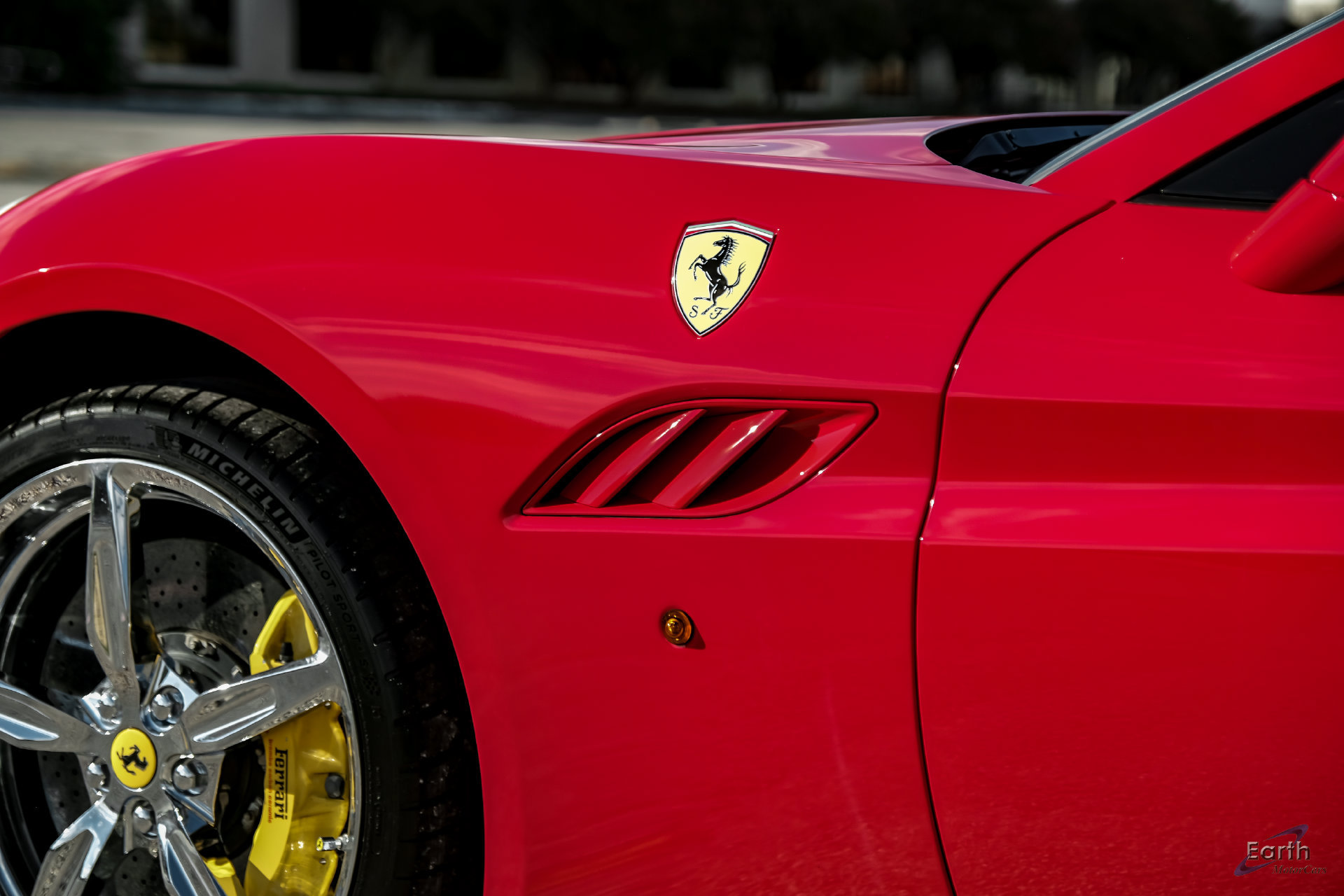 Used 2014 Ferrari California RWD image 40