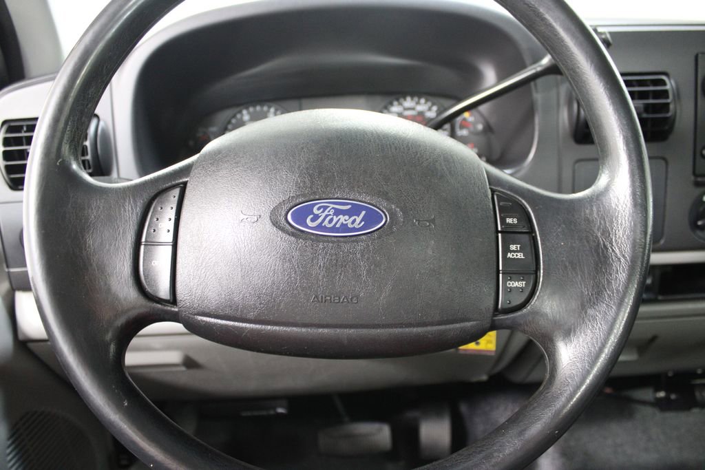 Used 2006 Ford F350 2WD Regular Cab DRW Super Duty image 23