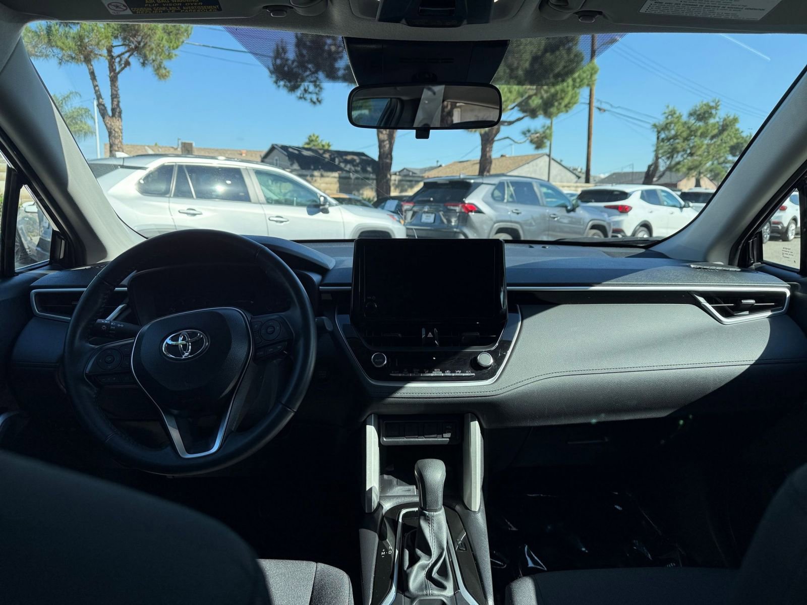 Used 2025 Toyota Corolla Cross LE image 29