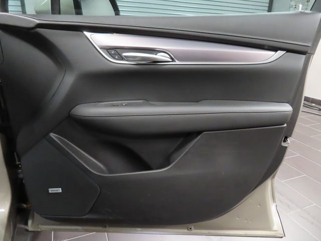 Certified 2022 Cadillac XT5 Luxury FWD image 12