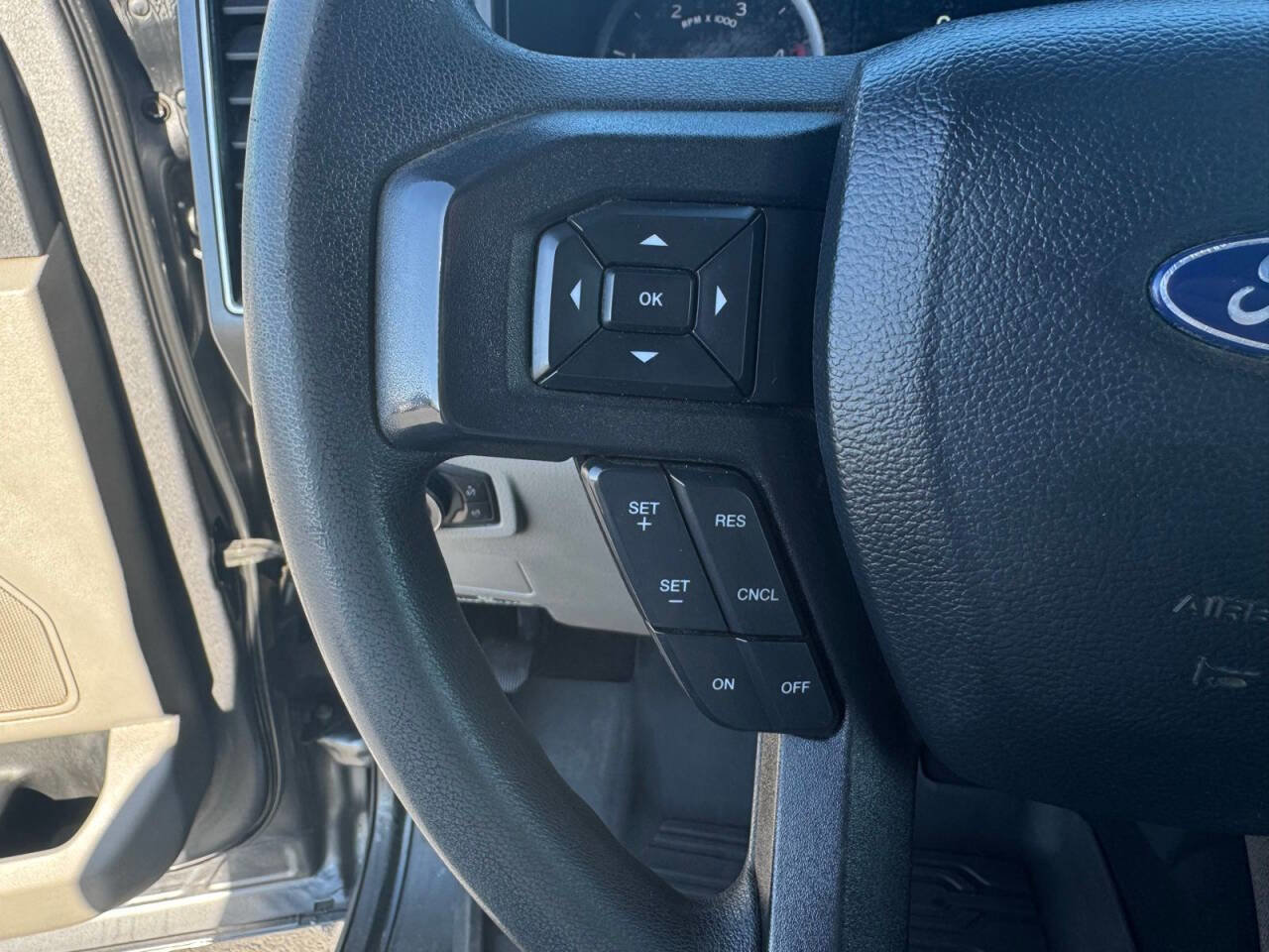 Used 2022 Ford F350 XLT w/ XLT Premium Package AWD/4WD image 18