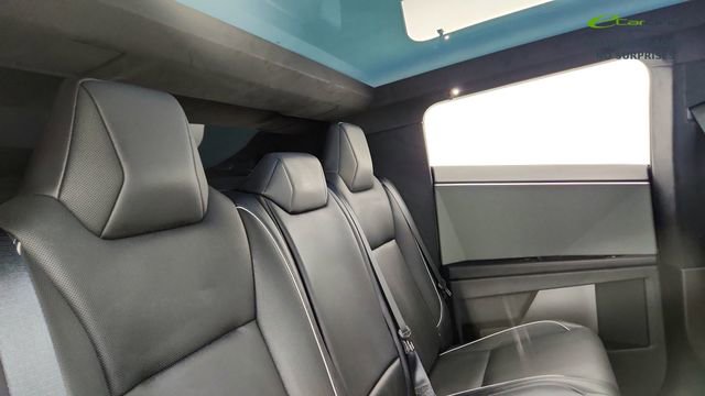 Used 2024 Tesla Cybertruck AWD Crew Cab image 23