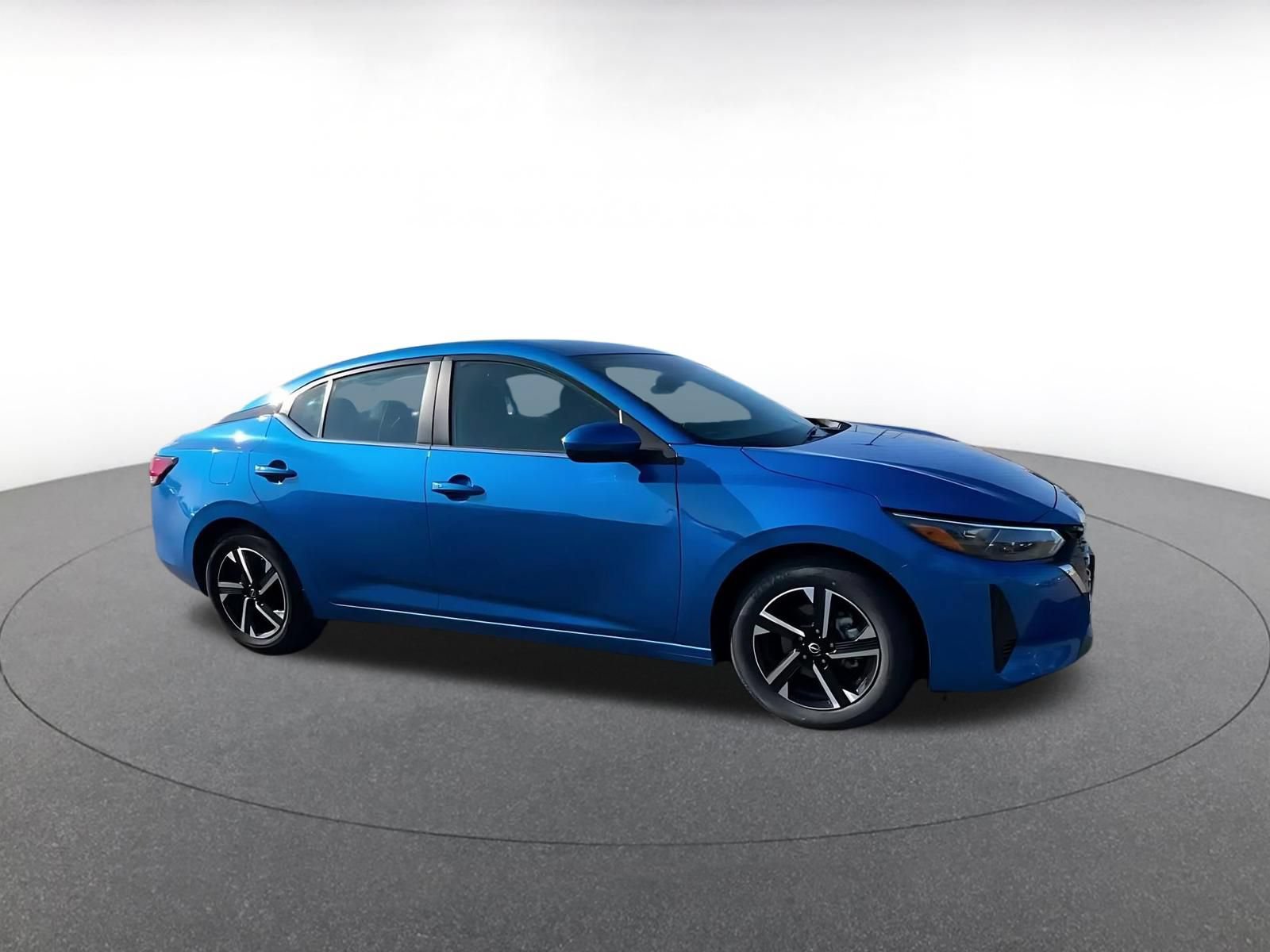 Used 2025 Nissan Sentra SV FWD image 2