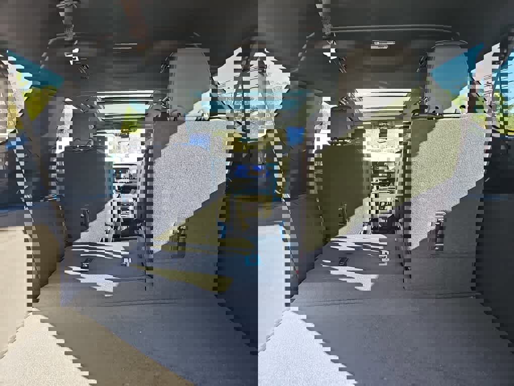 New 2026 Chevrolet Suburban Premier image 33