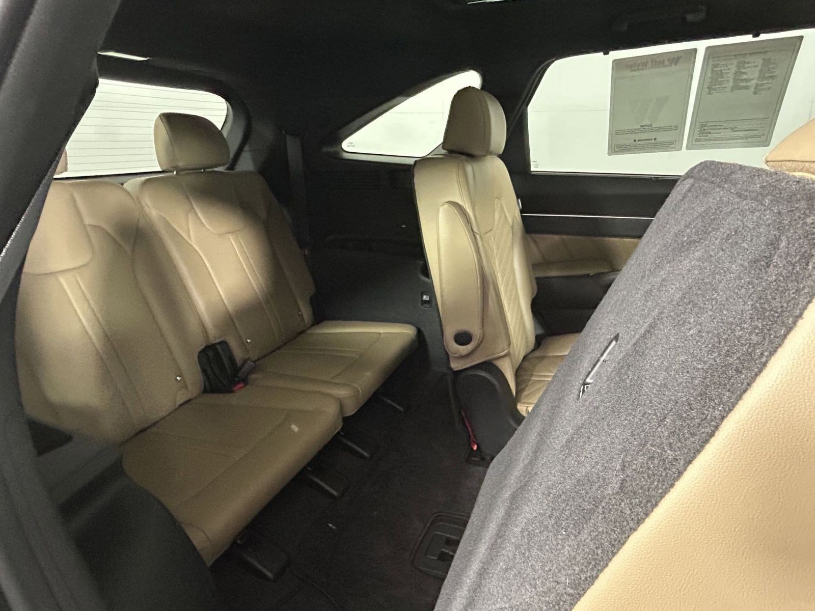 Certified 2024 Kia Sorento SX Prestige w/ Olive Brown Leather Package image 10