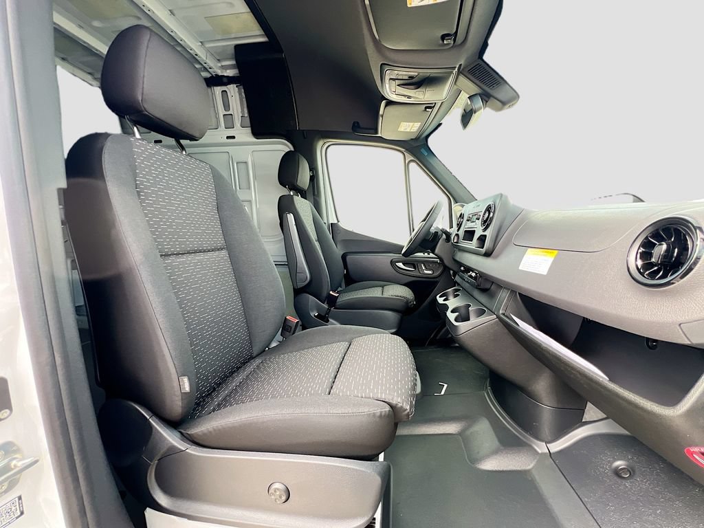 New 2025 Mercedes-Benz Sprinter 2500 image 17
