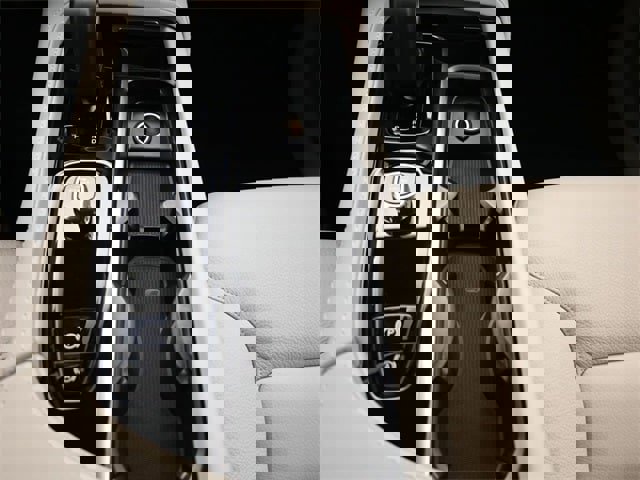 New 2025 Volvo XC90 B6 Plus w/ Protection Package Premier image 13