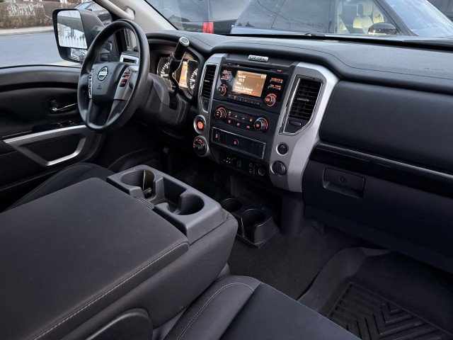 Used 2017 Nissan Titan SV image 17