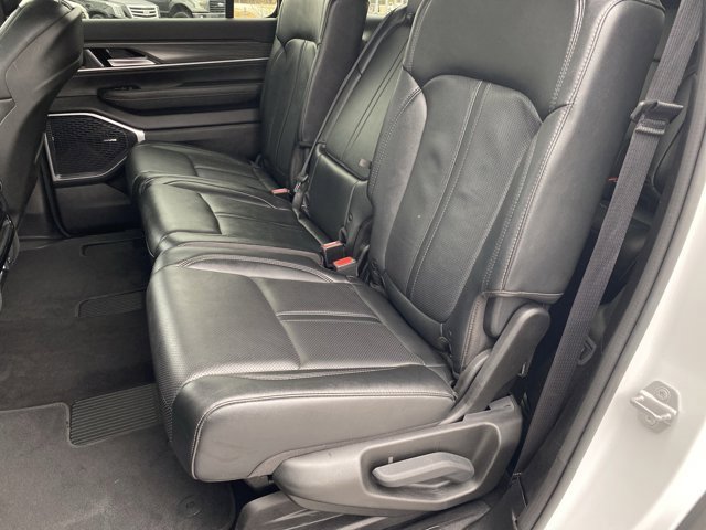 Used 2023 Jeep Wagoneer Series III w/ Preferred Equipment Group image 38