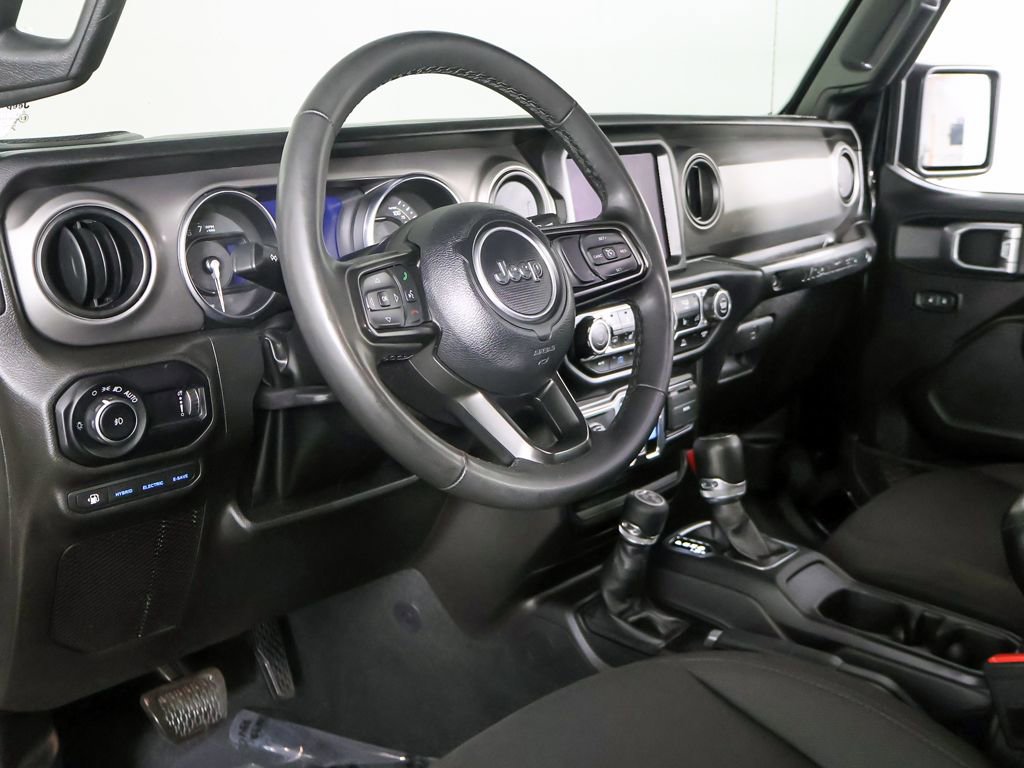 Used 2023 Jeep Wrangler Unlimited w/ Cold Weather Group image 21