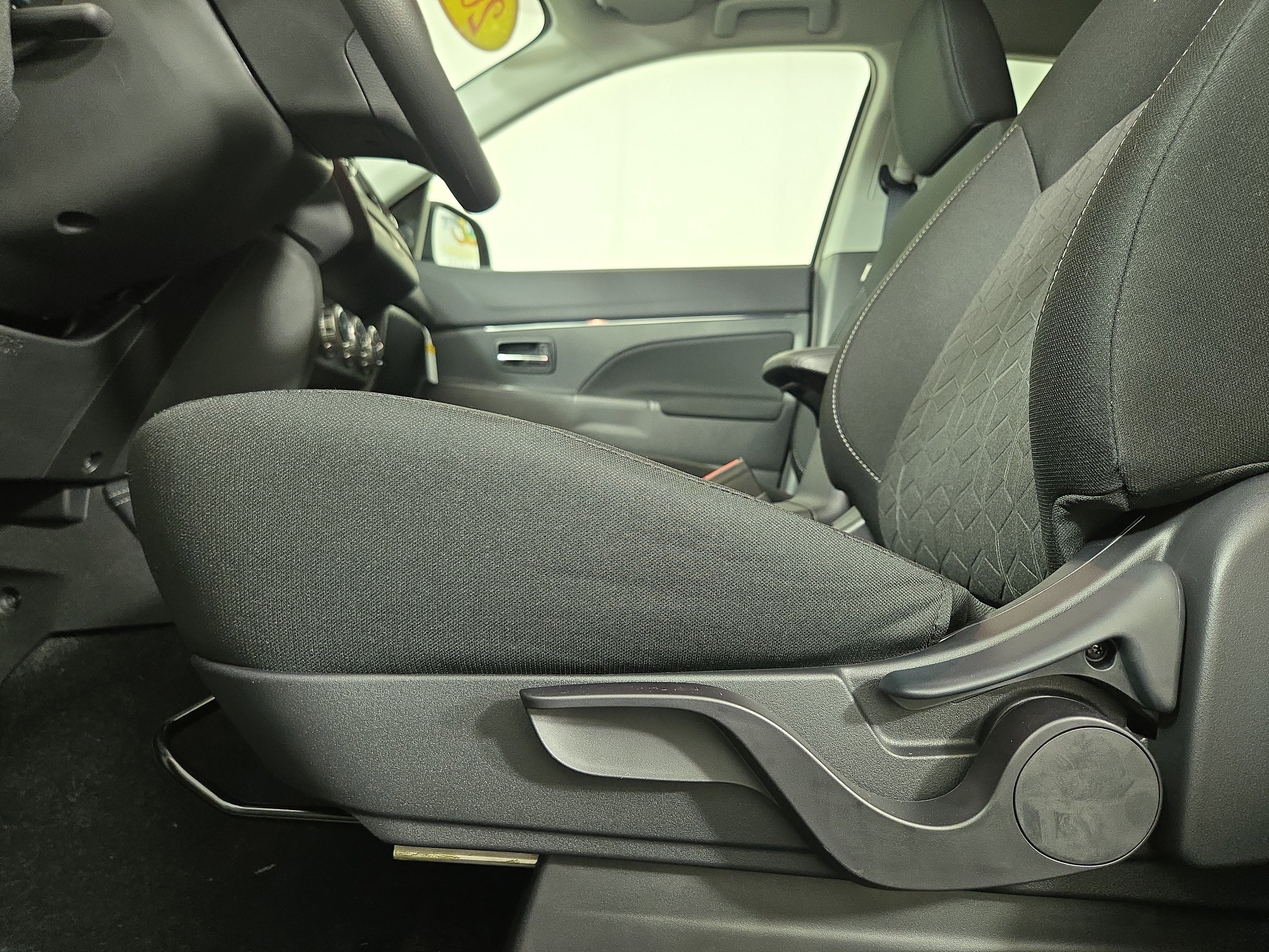 New 2025 Mitsubishi Outlander Sport ES image 27