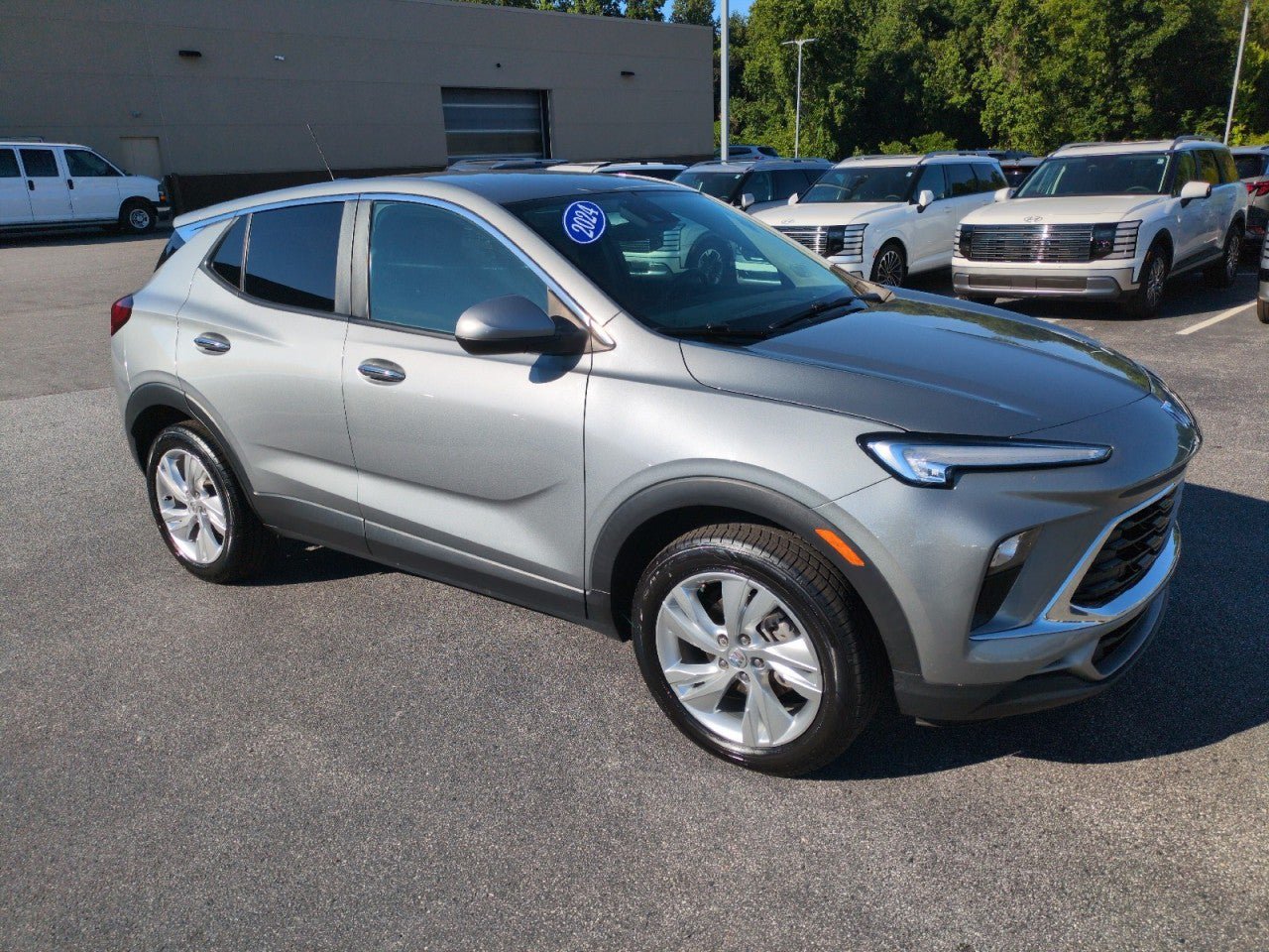 Used 2024 Buick Encore GX Preferred FWD image 1