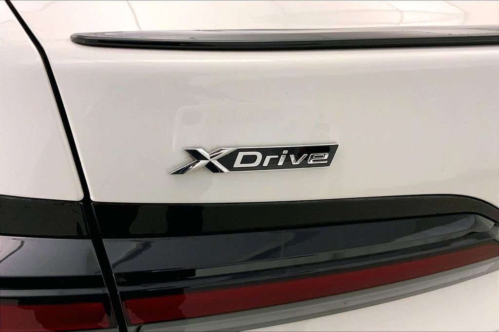Certified 2023 BMW 760i xDrive AWD/4WD image 7