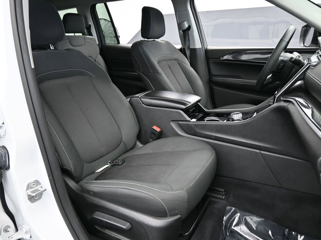 Used 2023 Jeep Grand Cherokee L Laredo w/ Luxury Tech Group I image 48