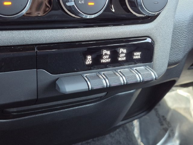 Certified 2026 RAM 1500 Express AWD/4WD image 22