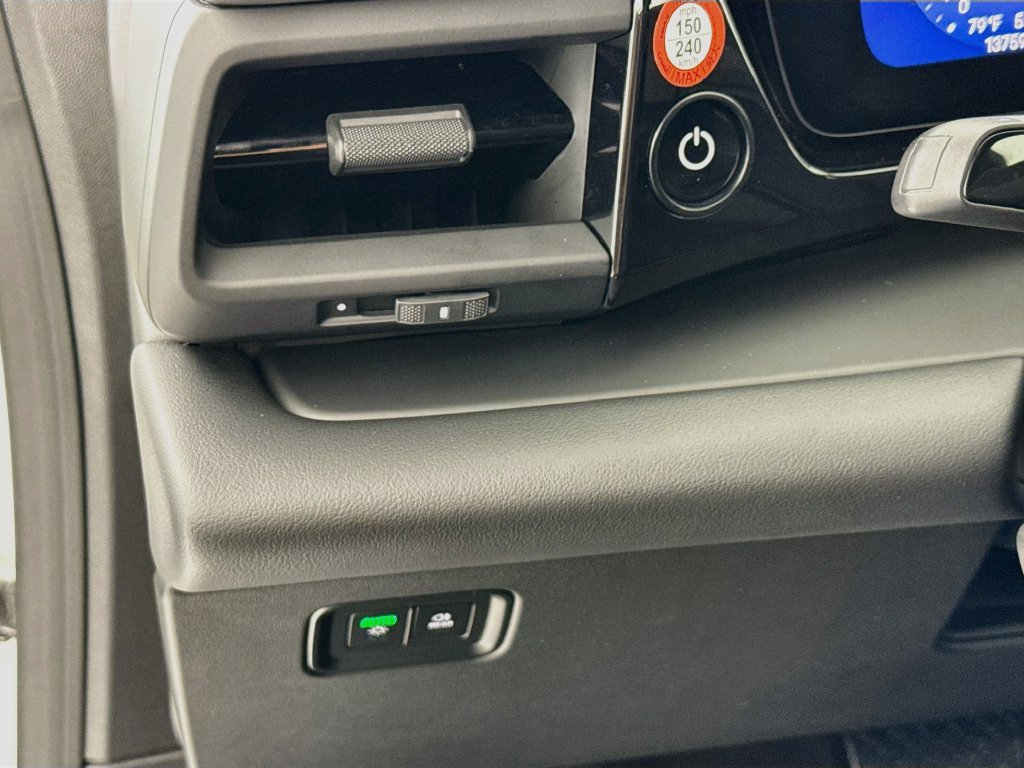 Certified 2025 Porsche Macan Electric RWD image 14