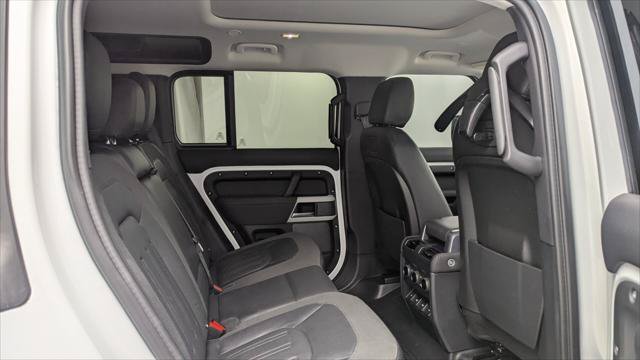 Used 2020 Land Rover Defender 110 SE AWD/4WD image 18