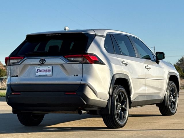 Used 2024 Toyota RAV4 LE image 8