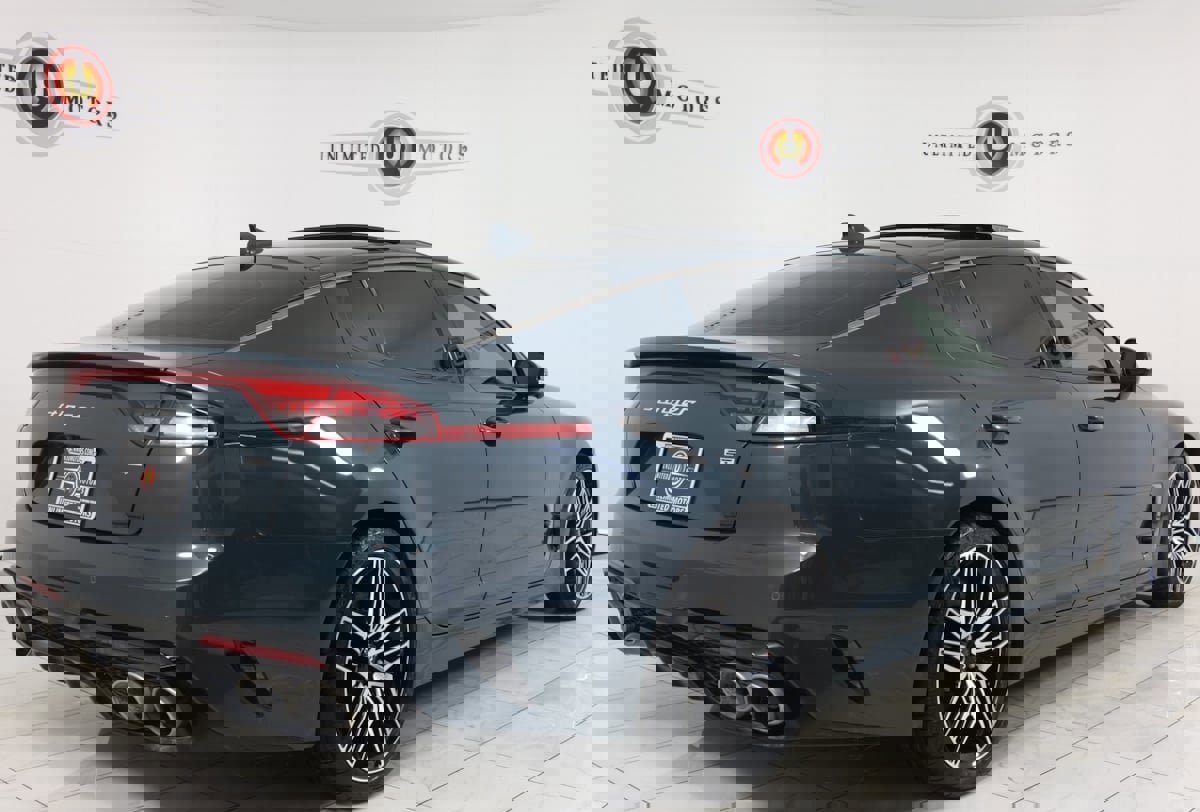 Used 2023 Kia Stinger GT2 image 3