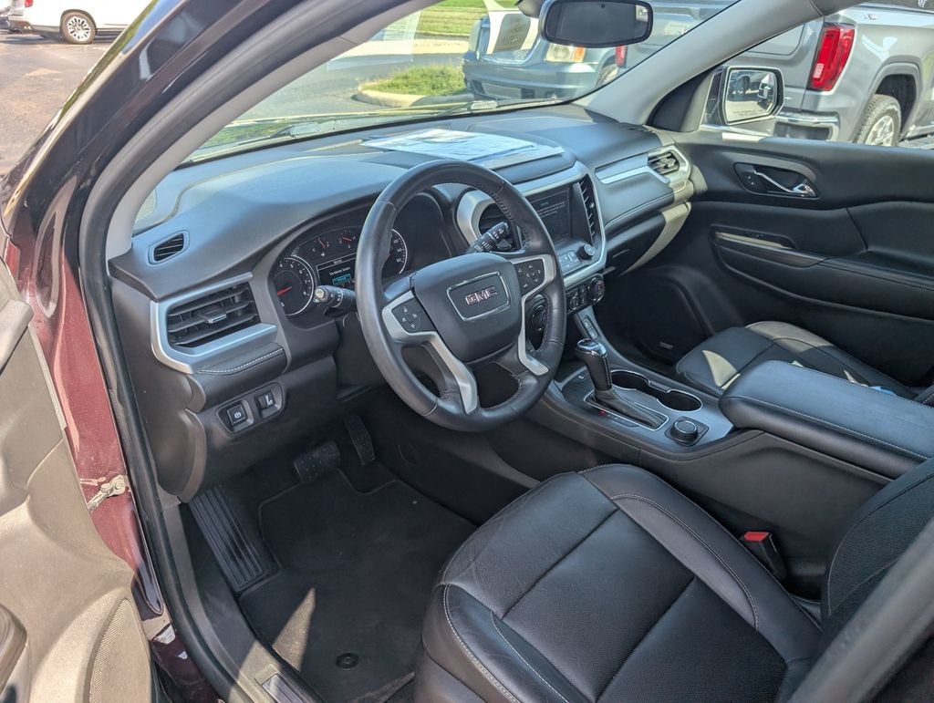 Used 2017 GMC Acadia SLT AWD/4WD image 12