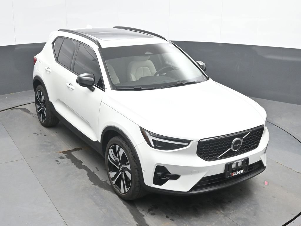 Used 2023 Volvo XC40 B5 Ultimate w/ Protection Package Premier AWD/4WD image 36