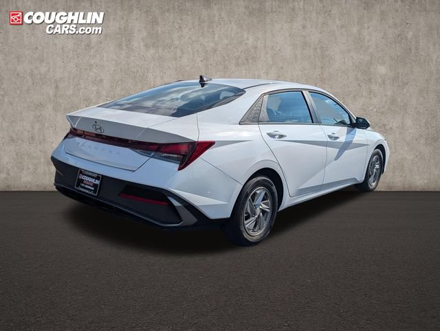 New 2026 Hyundai Elantra SE FWD image 8
