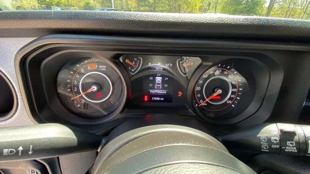 Used 2025 Jeep Wrangler Unlimited Sport AWD/4WD image 18