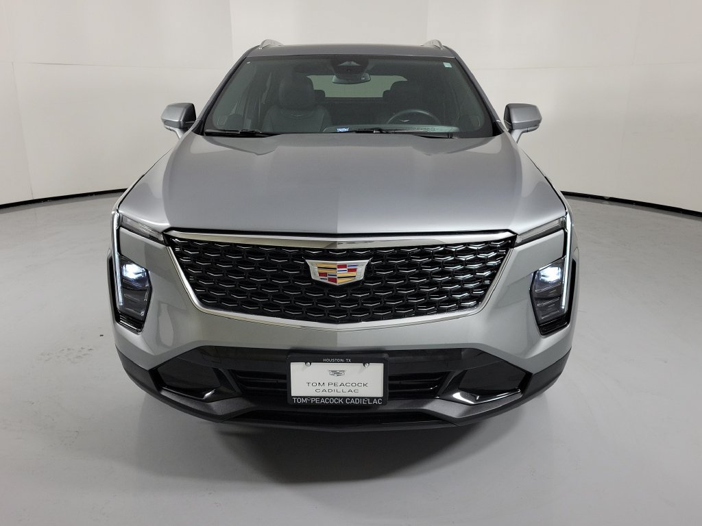 Used 2024 Cadillac XT4 Premium Luxury FWD image 2