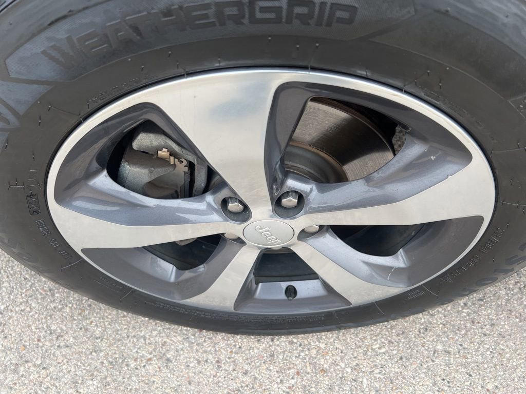 Used 2019 Jeep Cherokee Limited image 49