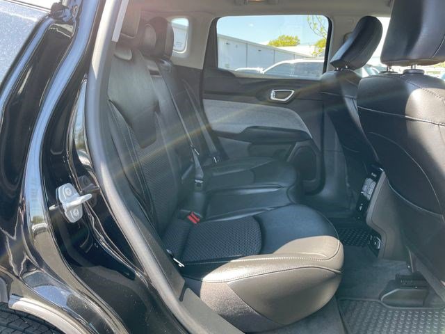 Used 2022 Jeep Compass Latitude w/ Convenience Group AWD/4WD image 19