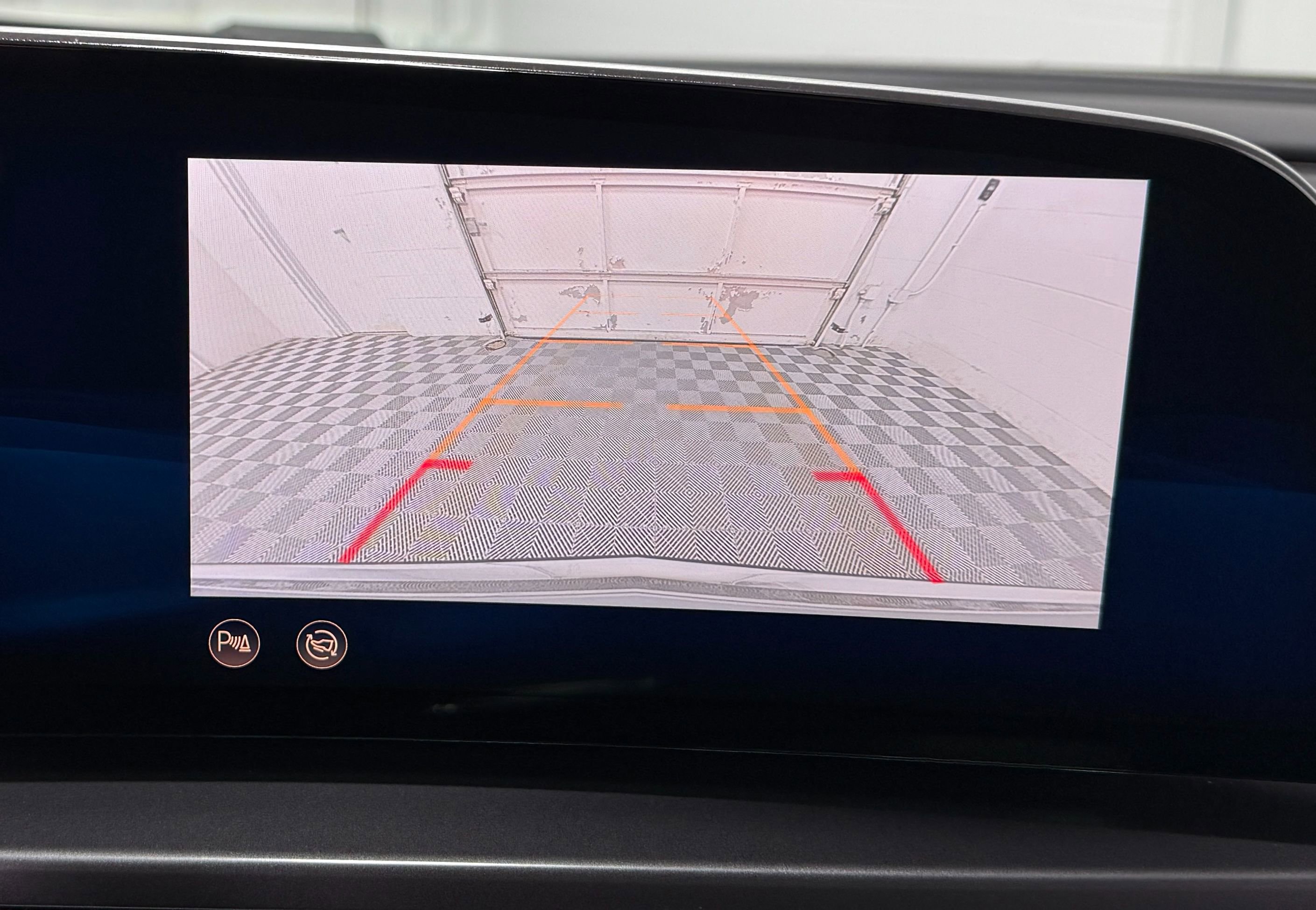 Used 2024 Cadillac Lyriq Tech RWD image 28