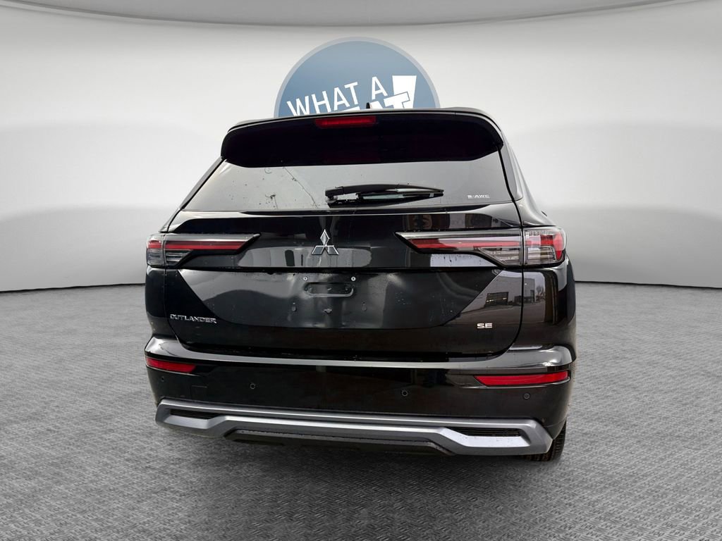 New 2026 Mitsubishi Outlander SE image 5