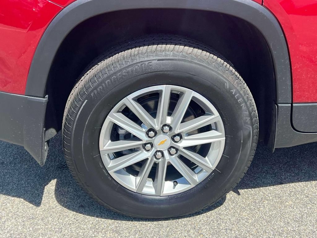 Used 2023 Chevrolet Traverse LT AWD/4WD image 11