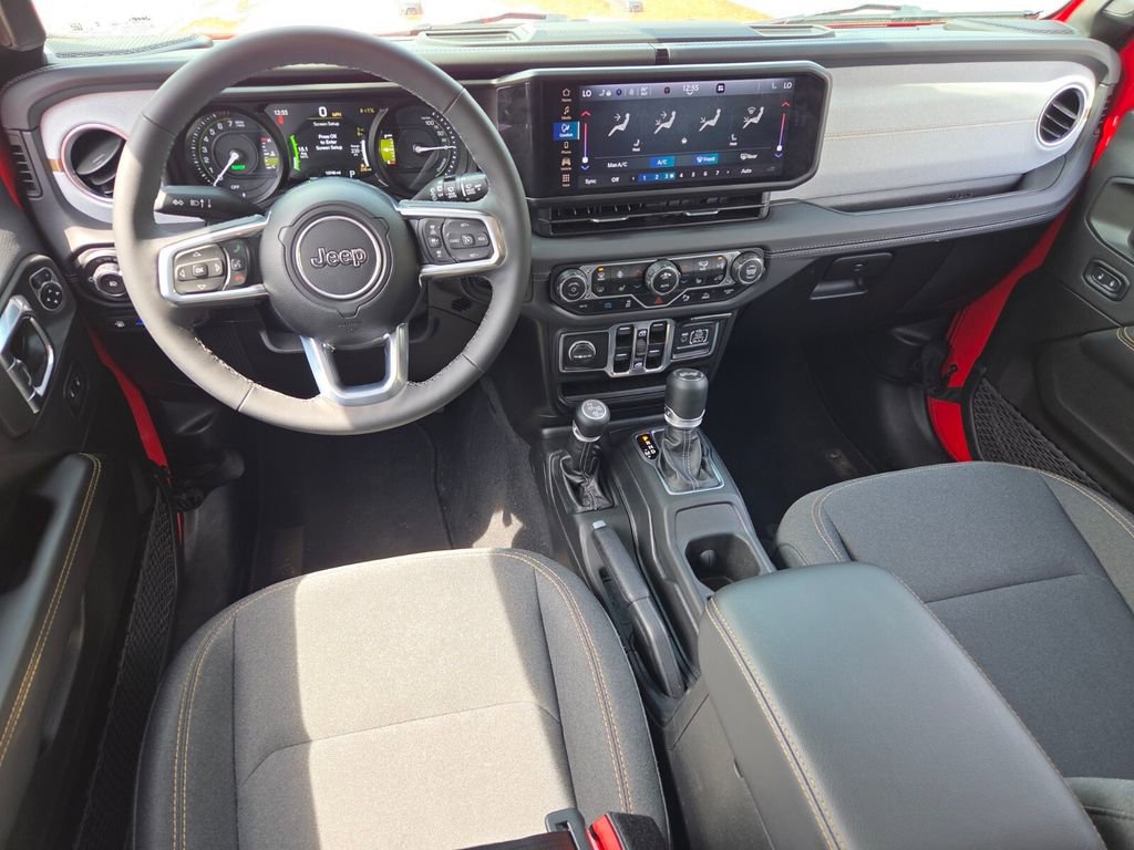 Used 2025 Jeep Wrangler Unlimited Sahara w/ Safety Group image 8