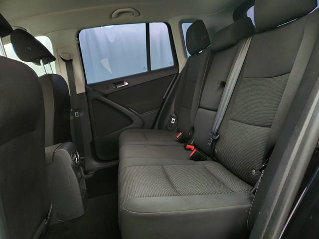 Used 2017 Volkswagen Tiguan Limited w/ Alloy Wheels Package image 17
