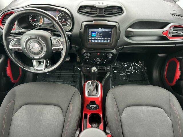 Used 2019 Jeep Renegade Trailhawk AWD/4WD image 16