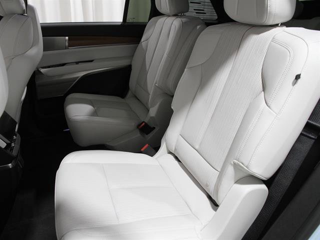 New 2026 Cadillac Vistiq Sport w/ LPO, Floor Liner Package image 19