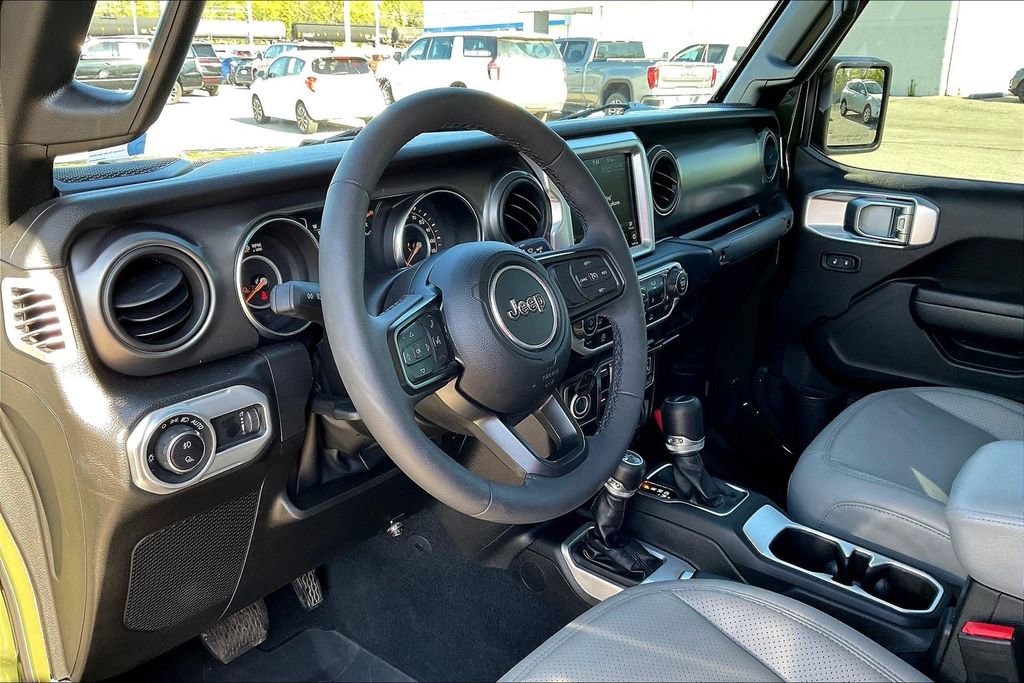 Used 2023 Jeep Gladiator Sport image 13