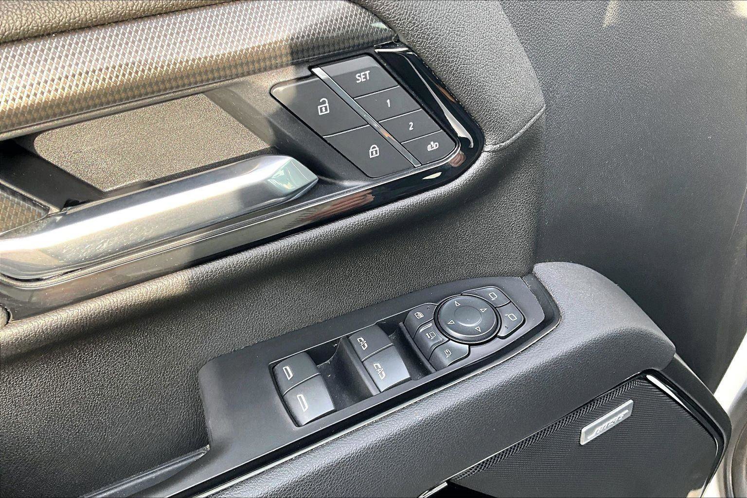 Used 2025 GMC Sierra 3500 AT4 w/ AT4 Premium Plus Package image 37