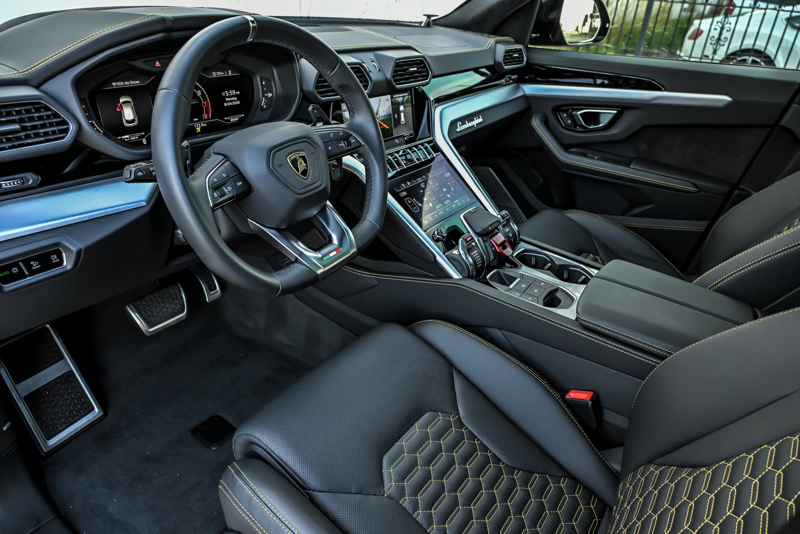 Used 2024 Lamborghini Urus S AWD/4WD image 18