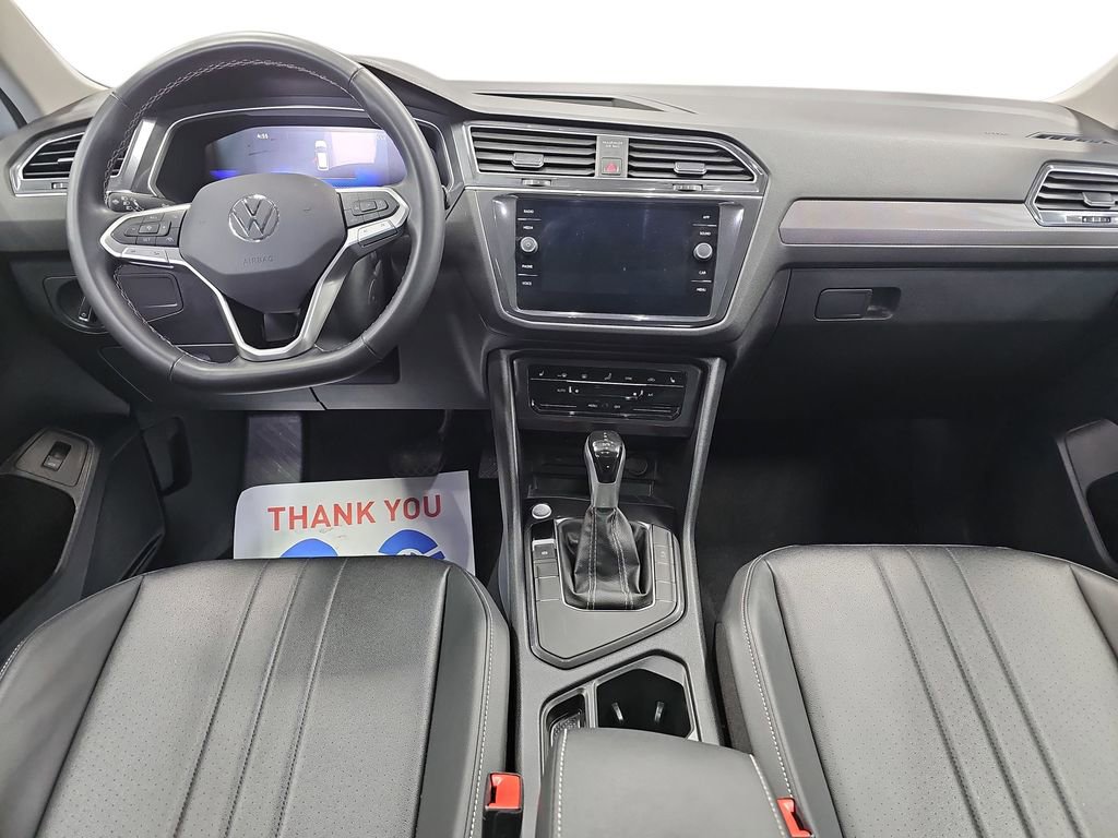Used 2024 Volkswagen Tiguan SE image 9