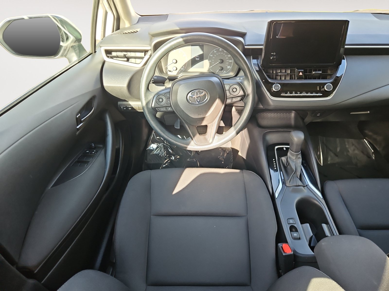 Used 2025 Toyota Corolla LE FWD image 10