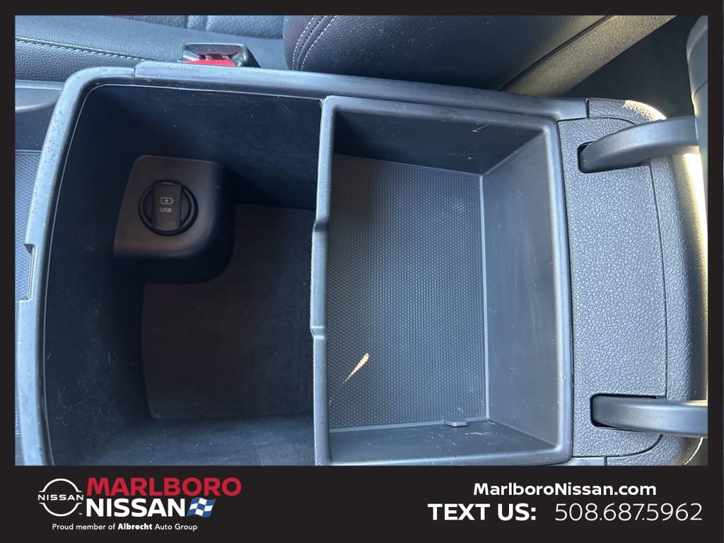 Used 2017 Kia Sorento LX w/ LX Convenience Package image 29