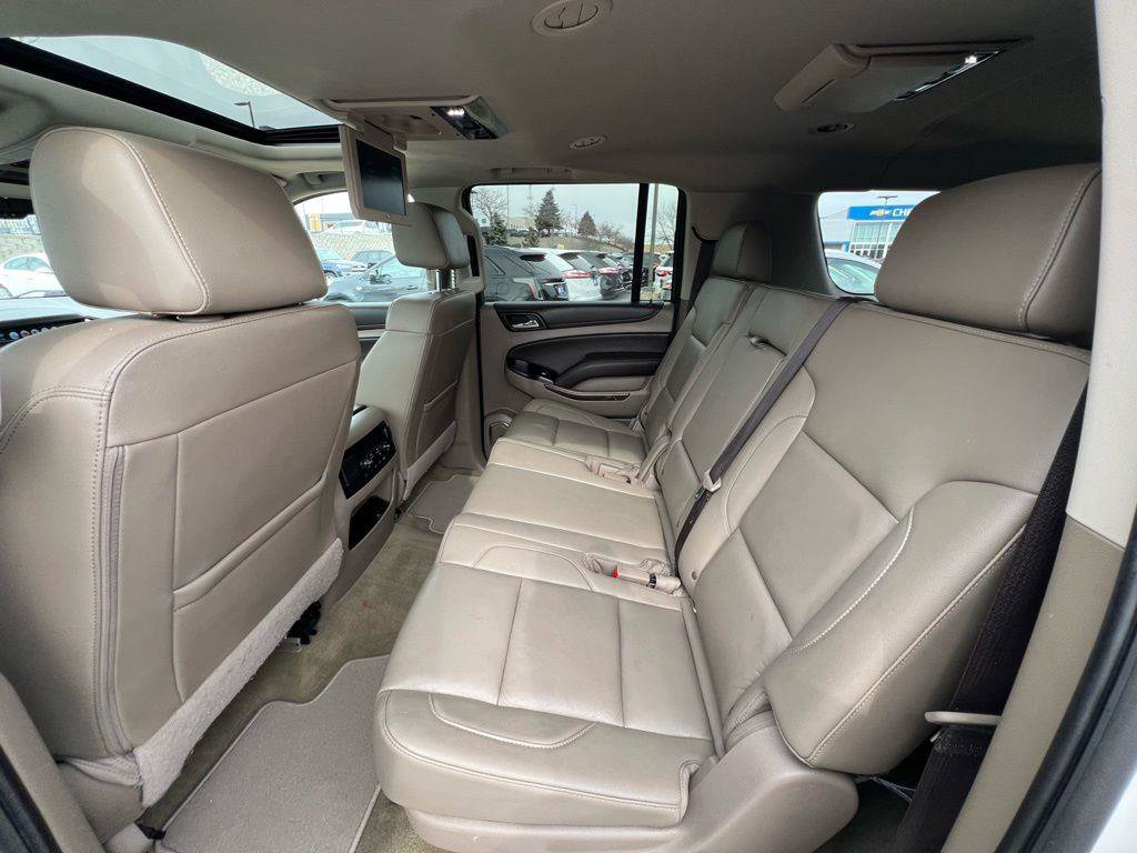 Used 2018 Chevrolet Suburban LT w/ LT Signature Package image 20