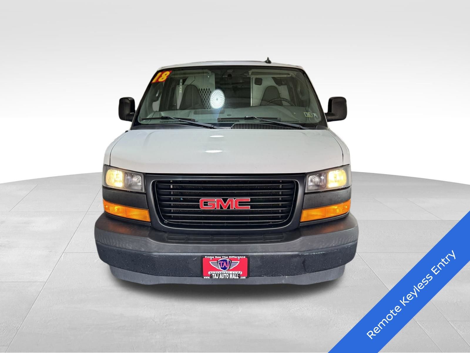 Used 2018 GMC Savana 2500 RWD image 2