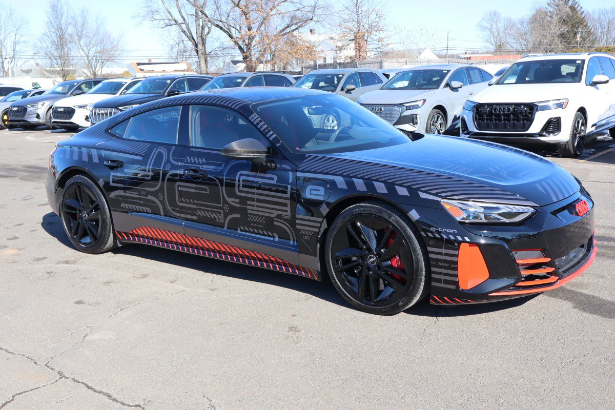 Used 2023 Audi RS e-tron GT image 3