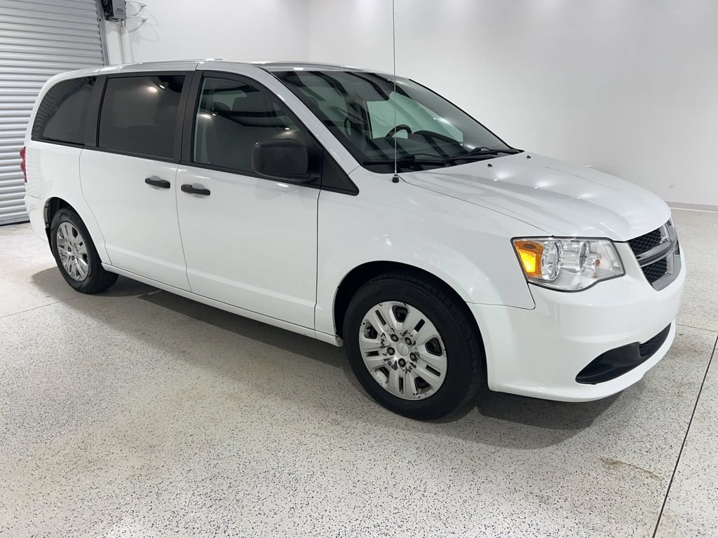 Used 2020 Dodge Grand Caravan SE w/ UConnect Hands-Free Group FWD image 7