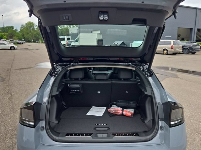 New 2026 Nissan Leaf Platinum+ w/ Illuminated Package FWD image 23