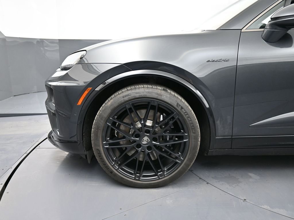 Certified 2024 Porsche Macan Turbo Electric image 12